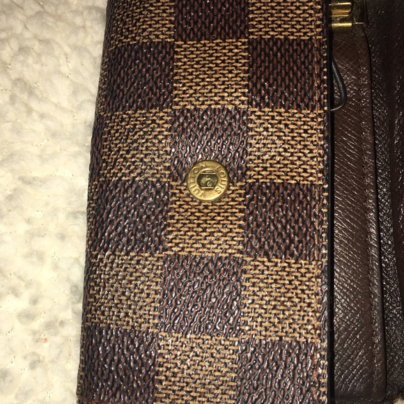 Louis Vuitton Damier Ebene Key Keeper Case - Picture 5 of 11